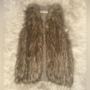 Faux Fur Vest in Taupe
